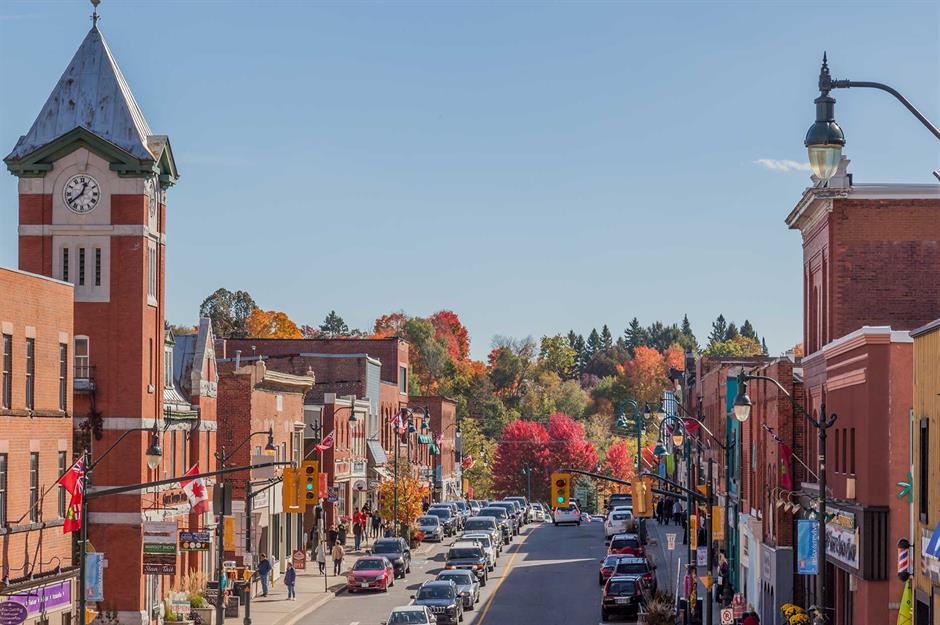 small cities in canada to visit