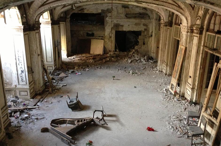 A Detroit hotel destroyed by bad press, USA