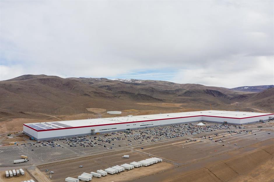 Tesla Gigafactory, USA: 5.3 million square feet (490,000 square metres)