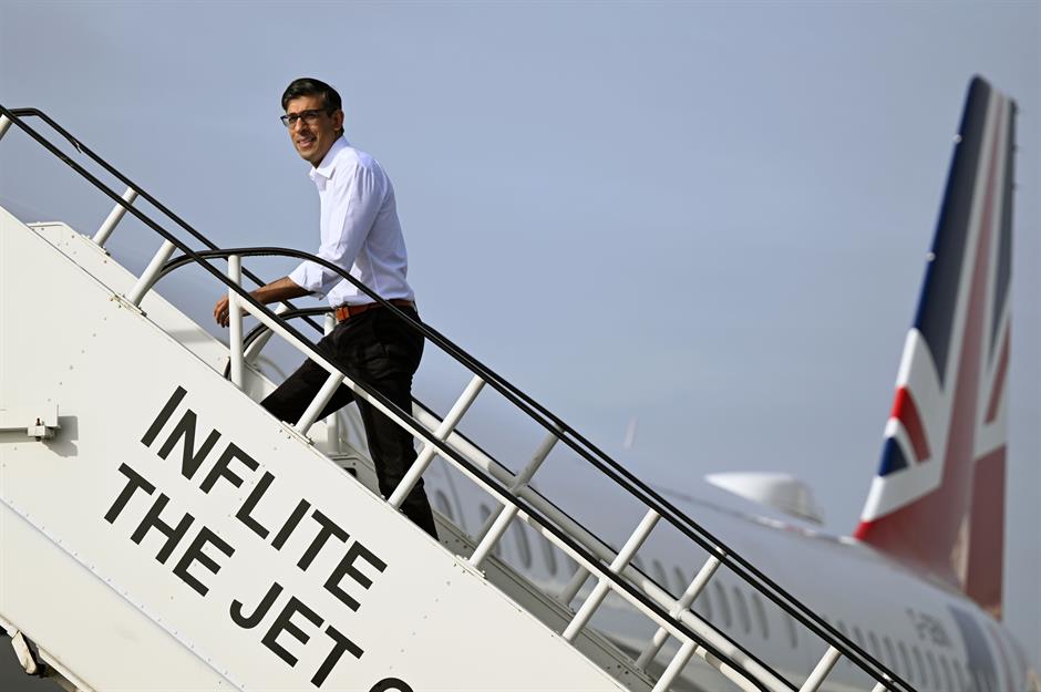 UK Prime Minister Rishi Sunak: Helicopter