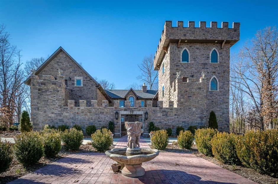 Amazing castles for sale in America | loveproperty.com