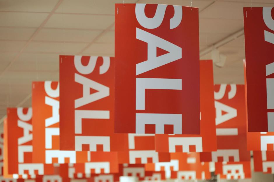 Bold sale signs