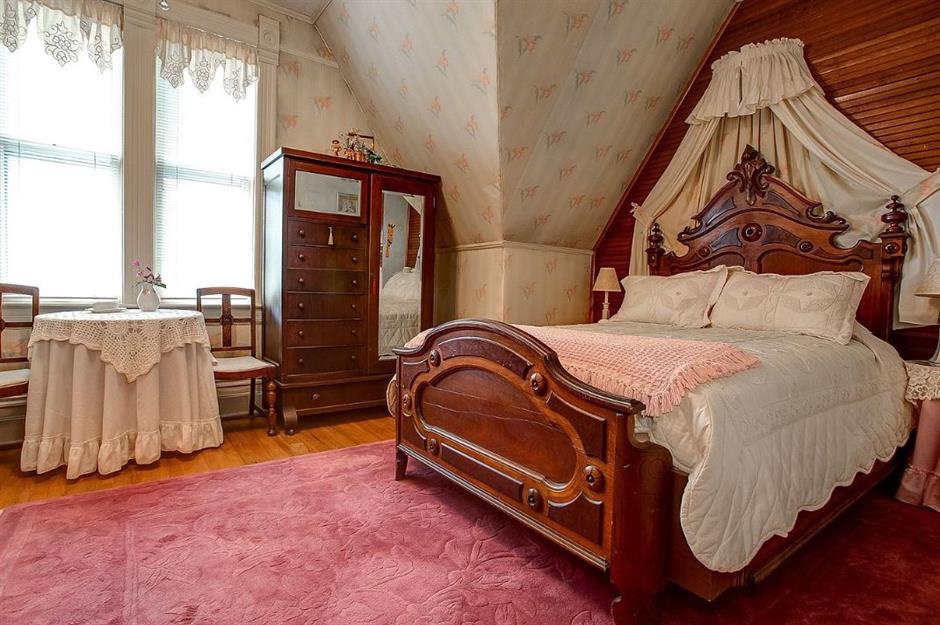Life Size Dollhouses For Sale You Can Actually Live In
