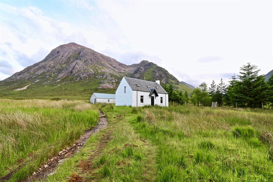 World's loneliest house built into side of remote mountain range