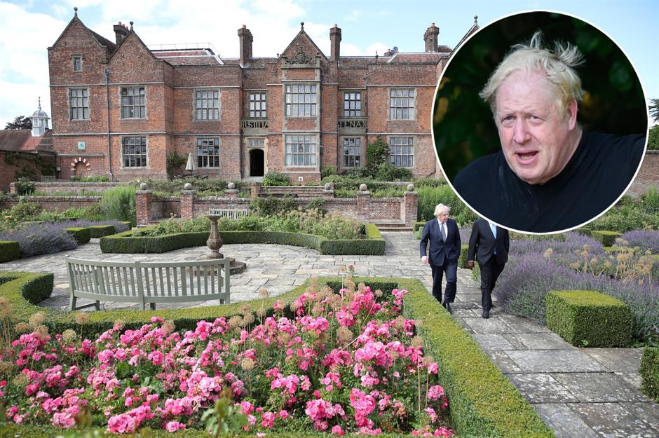 Secrets of global stately retreats revealed