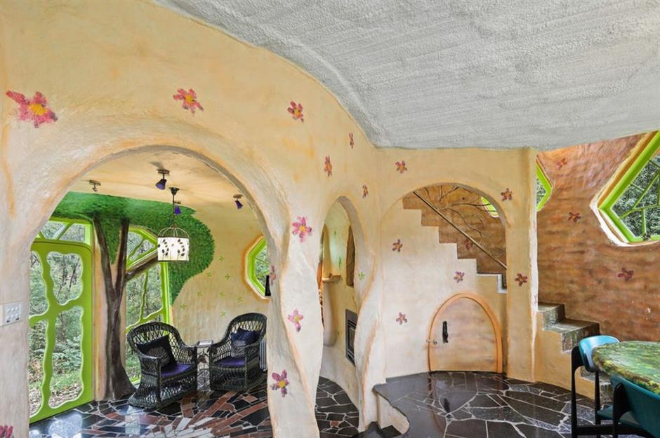 Kooky fantasy retreat, Crossover, Victoria