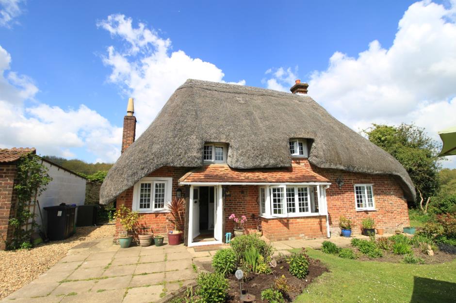 Magical thatched homes that are beautiful inside and out