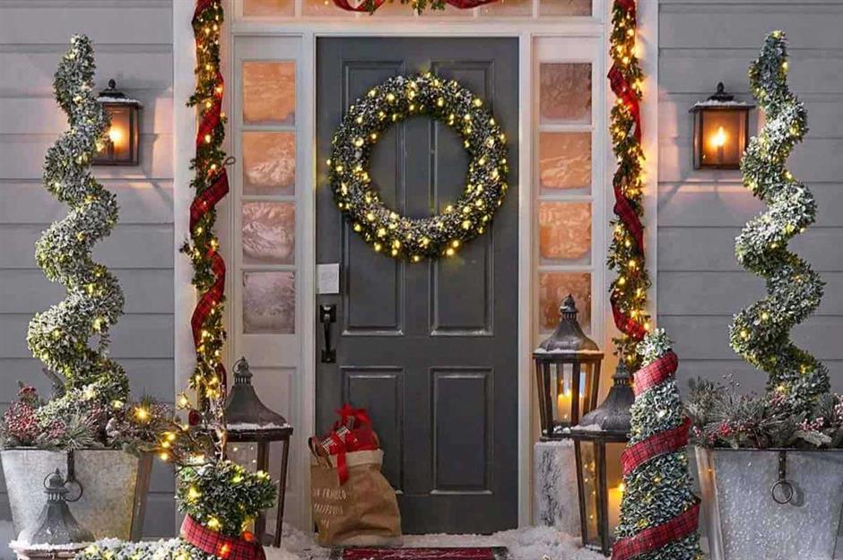 Outdoor Christmas Decorating Ideas Loveproperty Com