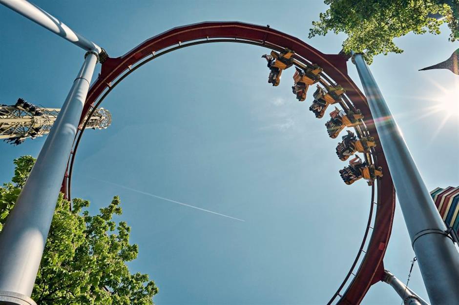 The World's Most Jaw-dropping Roller Coasters You Won't Dare To Ride 