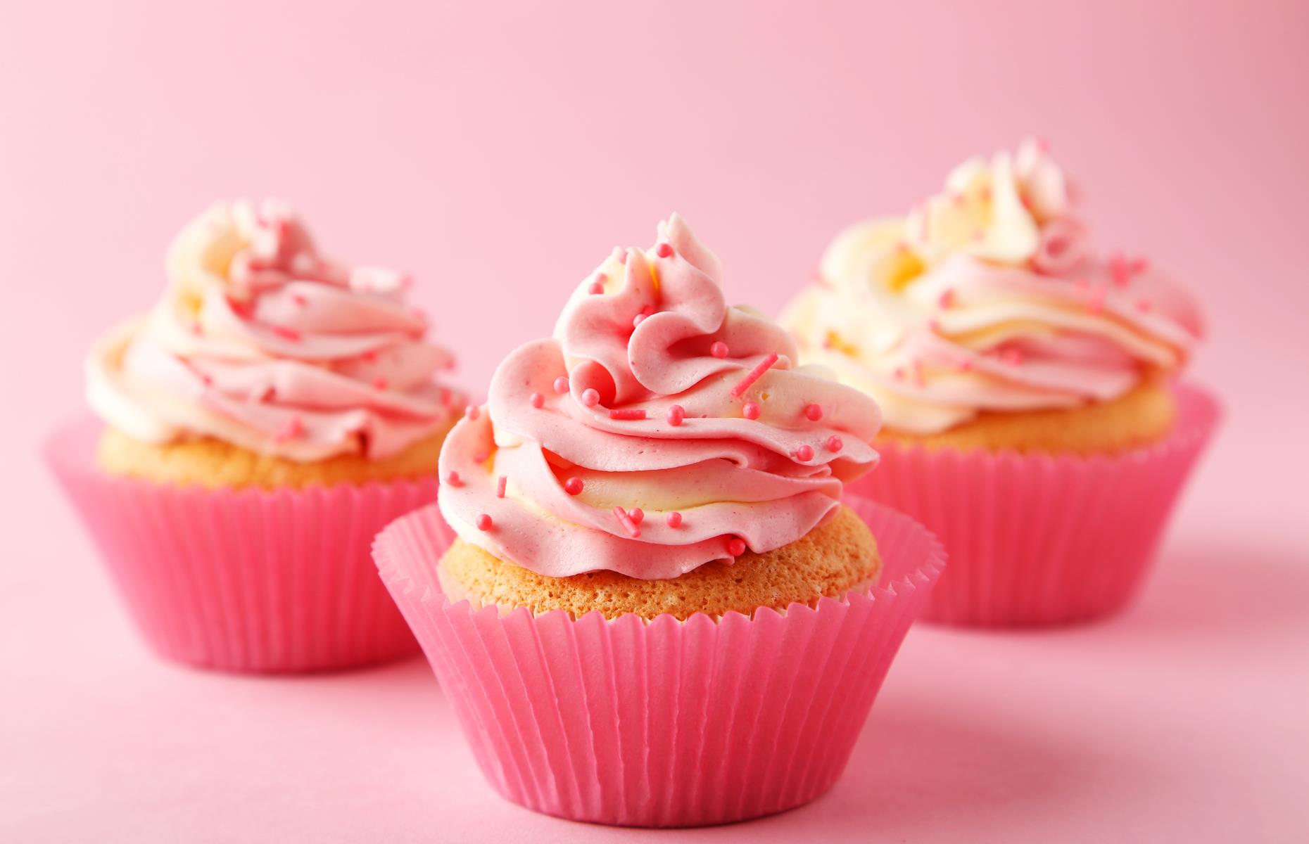 Vanilla cupcakes with swirly icing