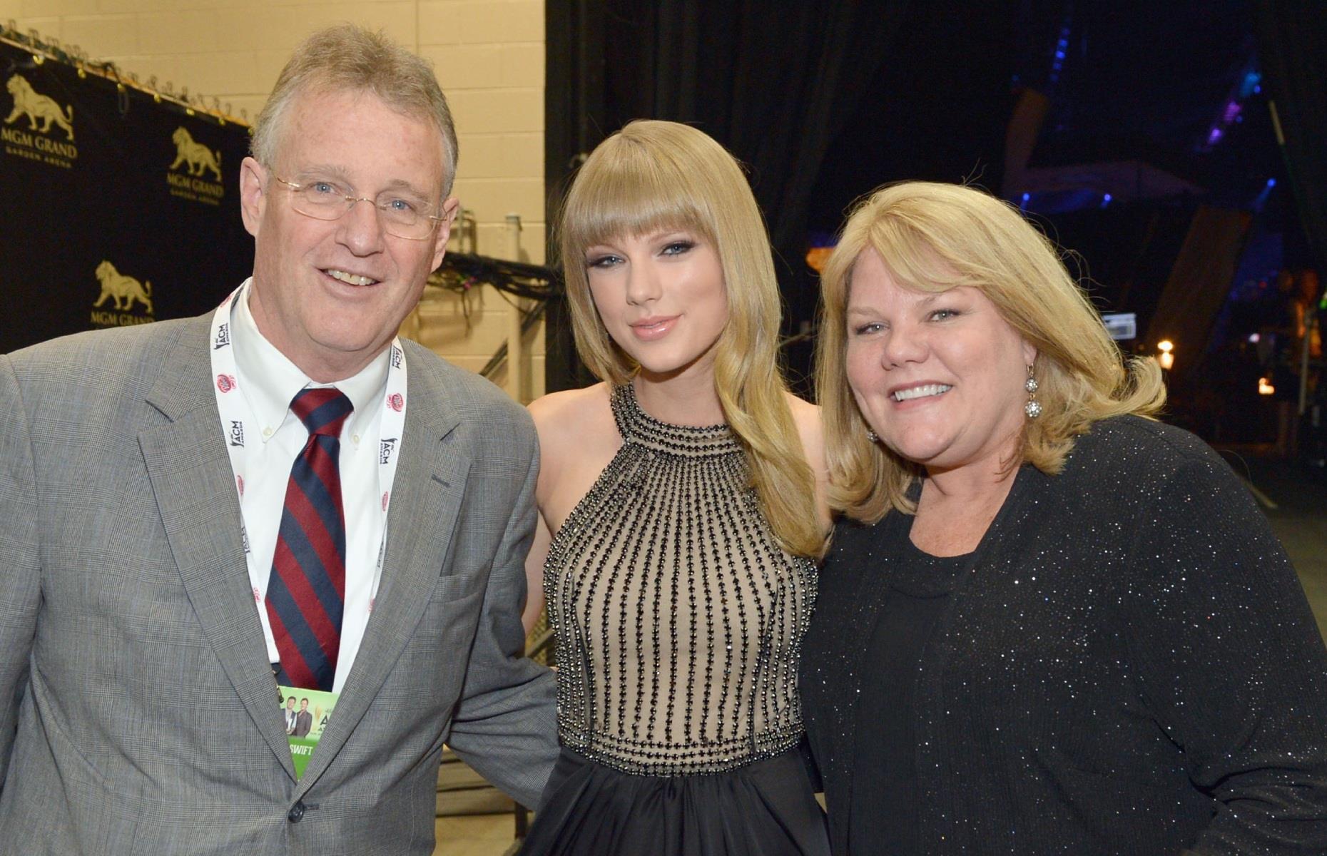 Taylor Swift and her parents, Andrea and Scott