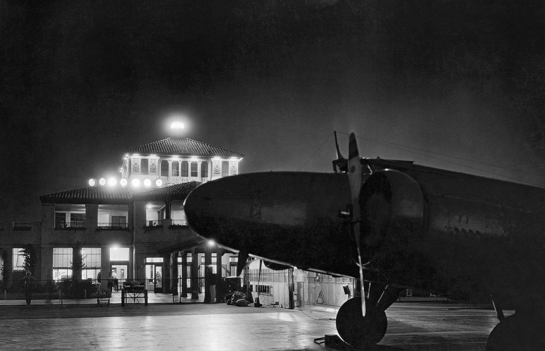1933: United Airport, Burbank, California