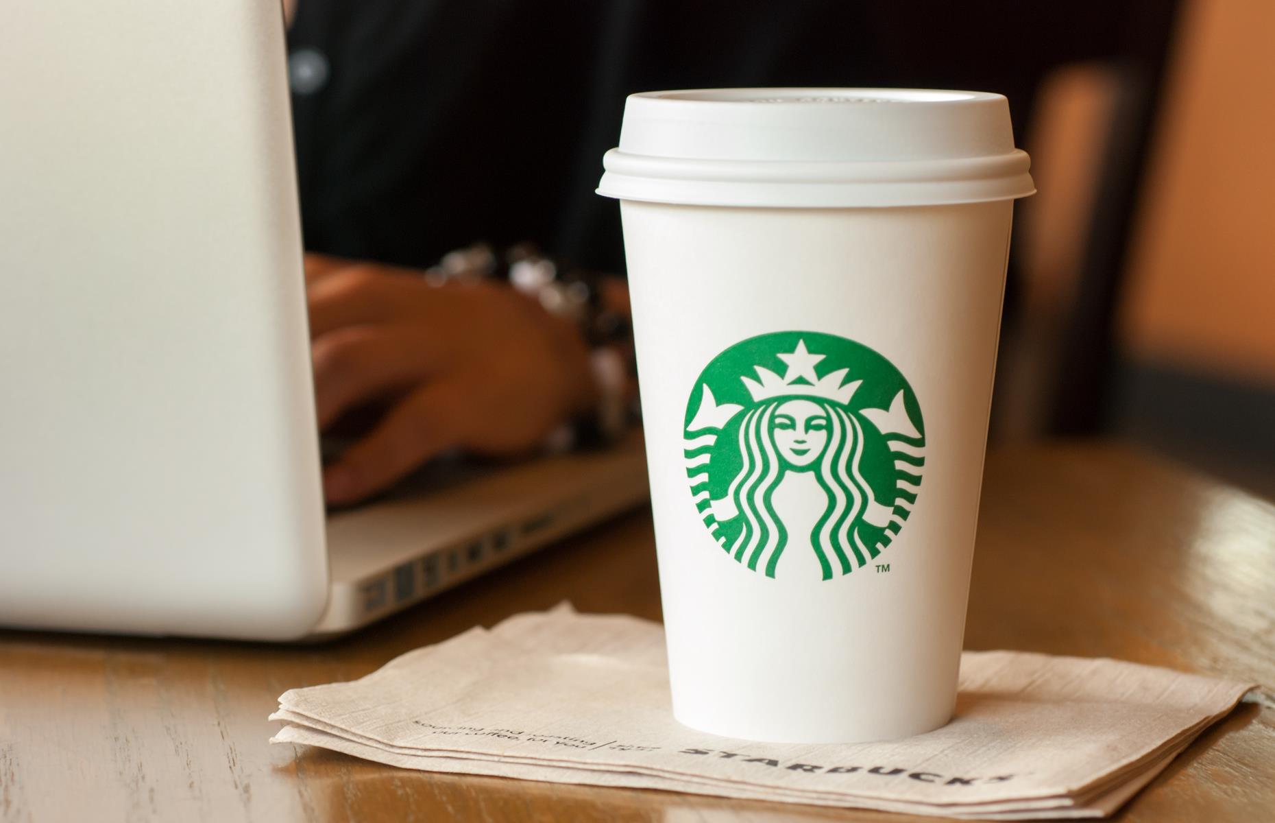 438 calories: Venti Starbucks vanilla latte with oat milk (UK)