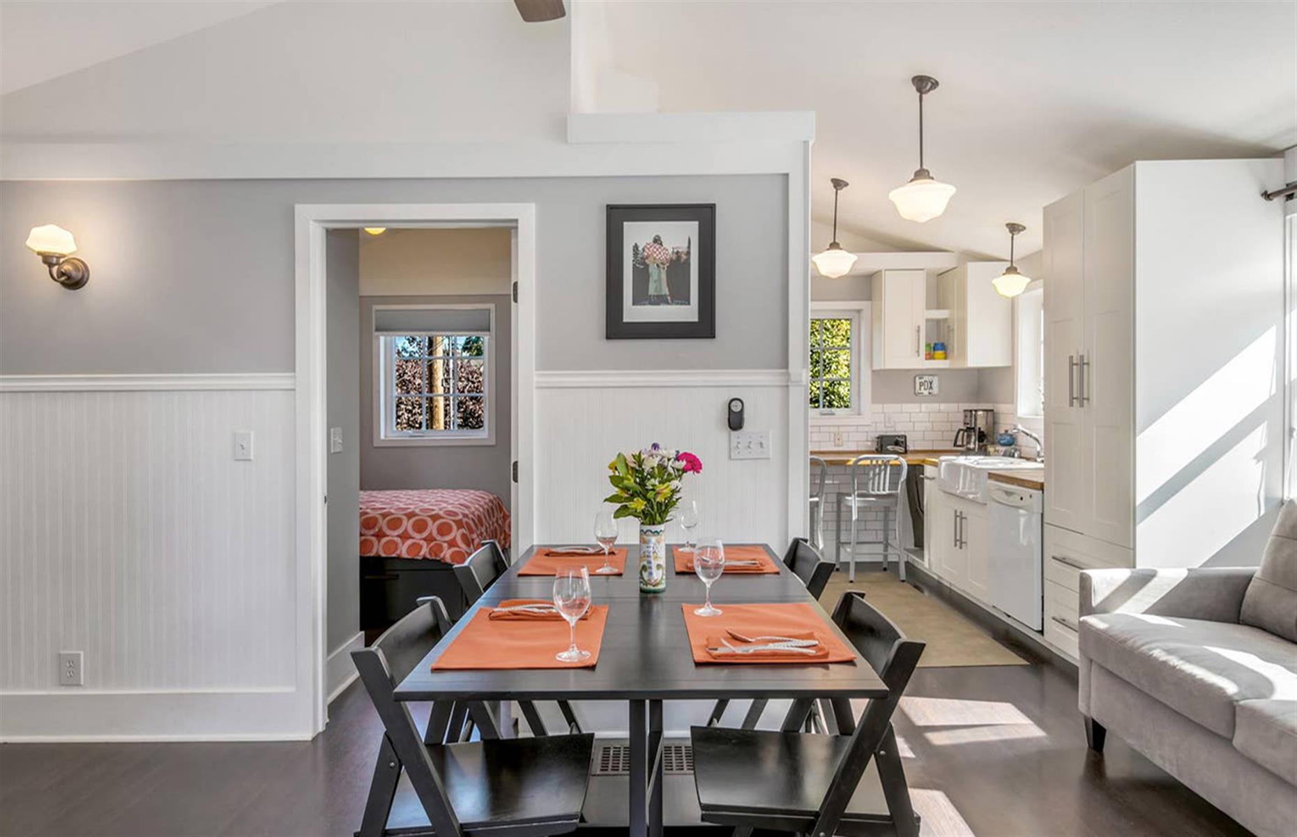 Oregon: two-story apartment, Portland