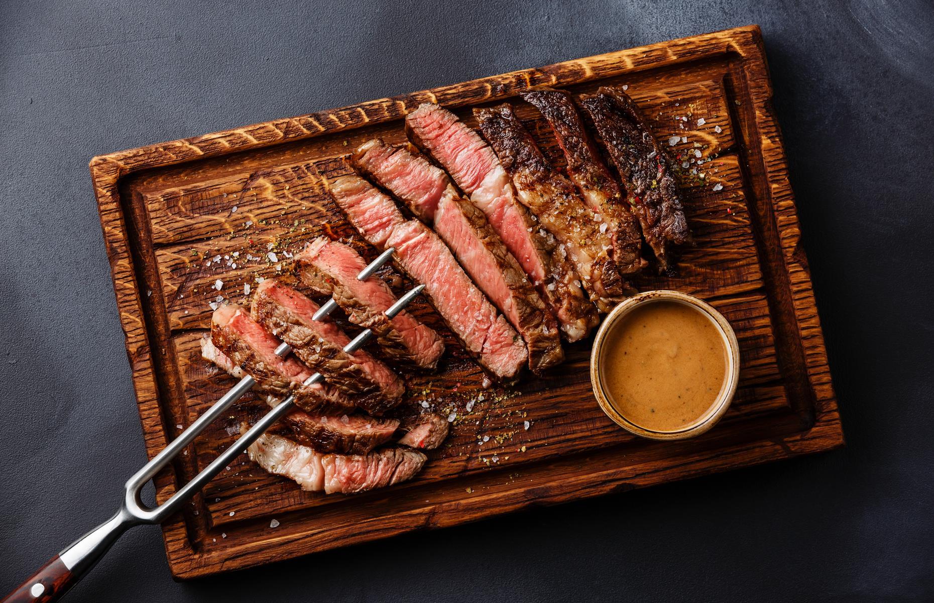 Steak with peppercorn sauce