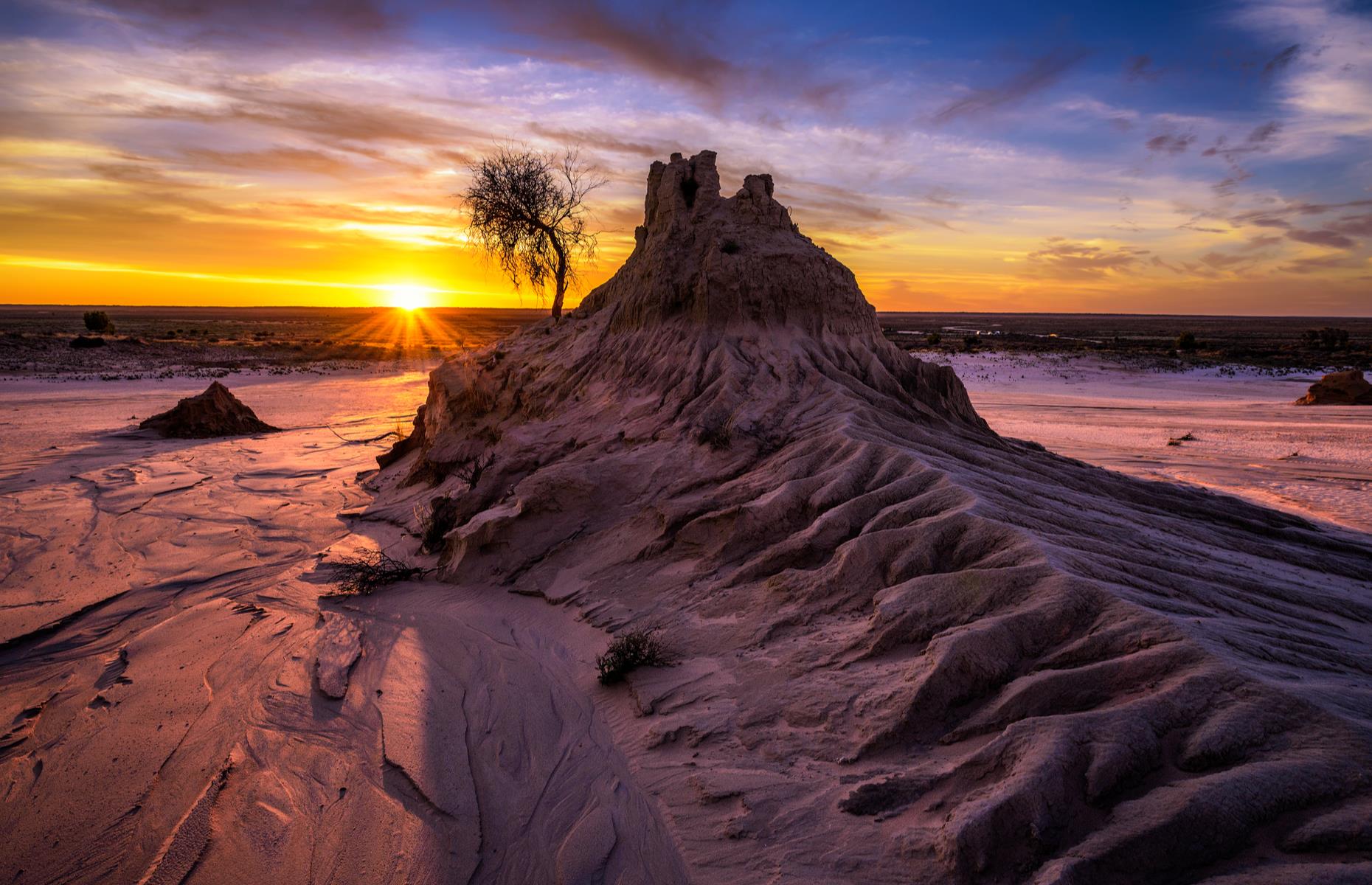 Walls of China, New South Wales 