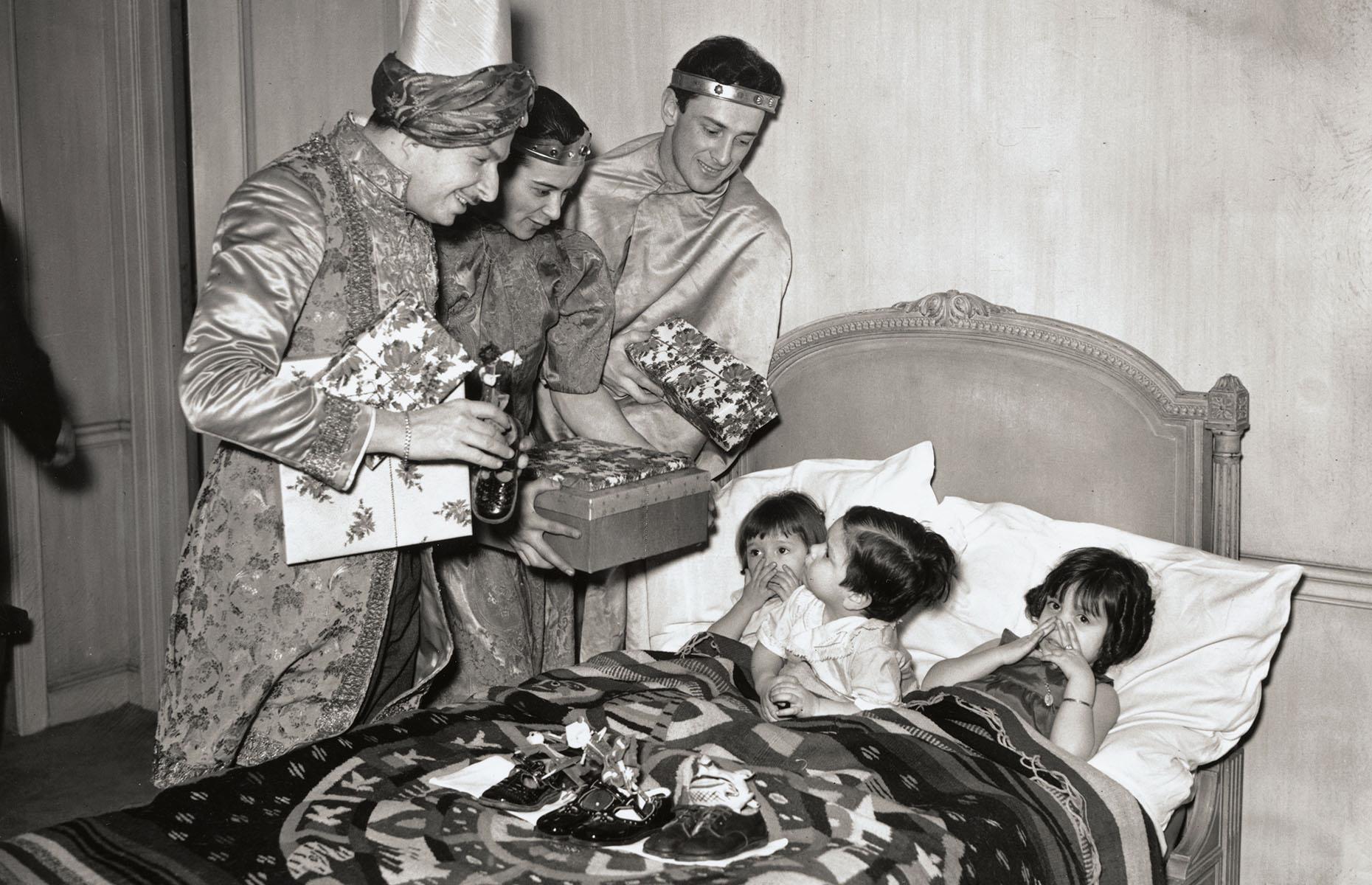 1930s: Feliz Navidad!