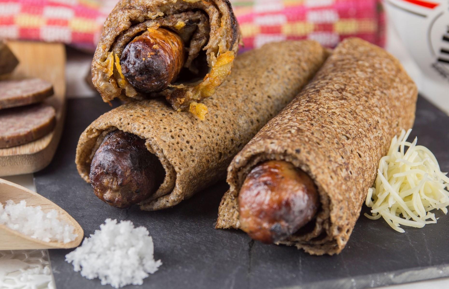 45. Galette-saucisse, France