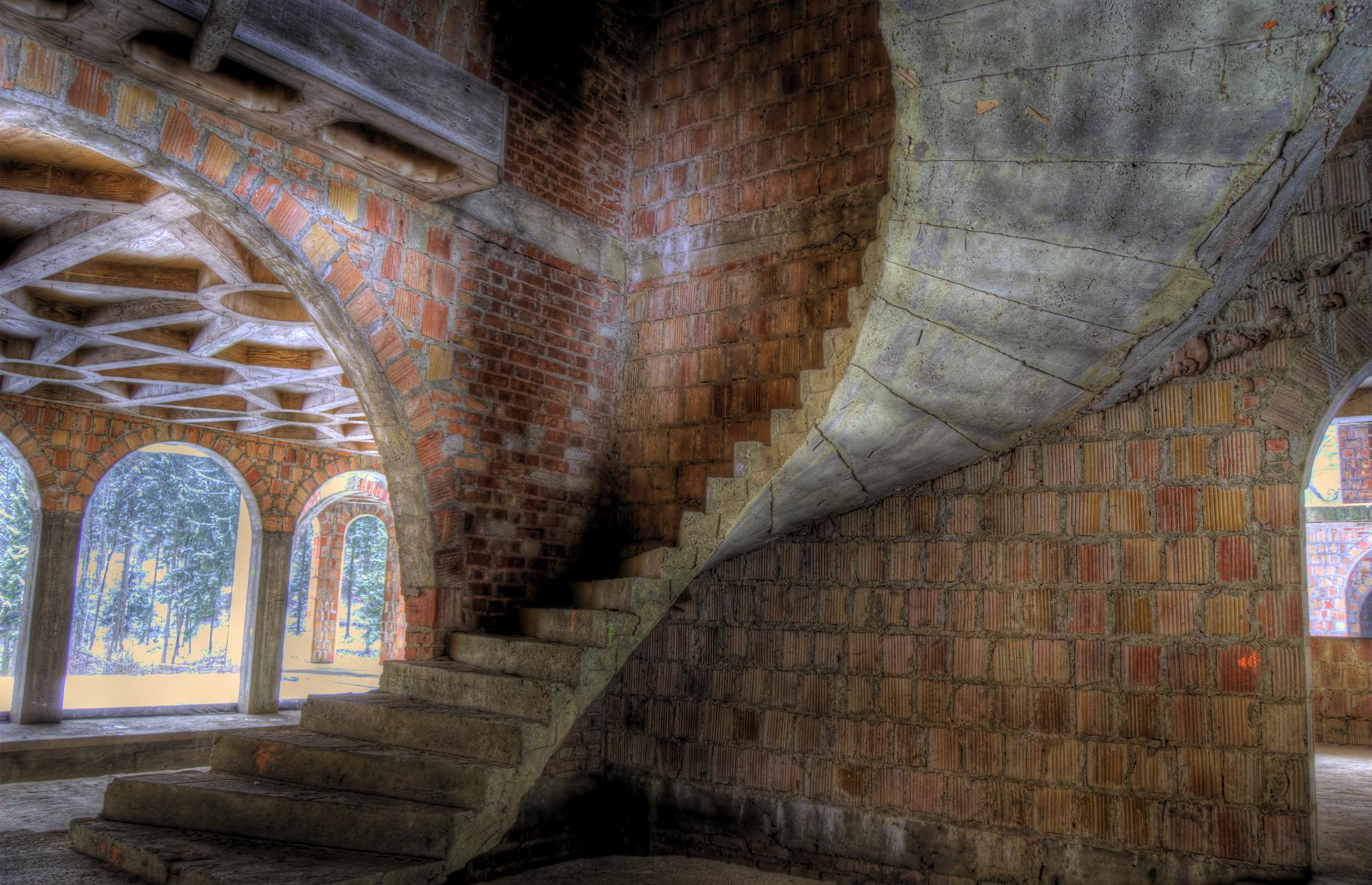 The abandoned palaces of Europe will take your breath away | lovemoney.com