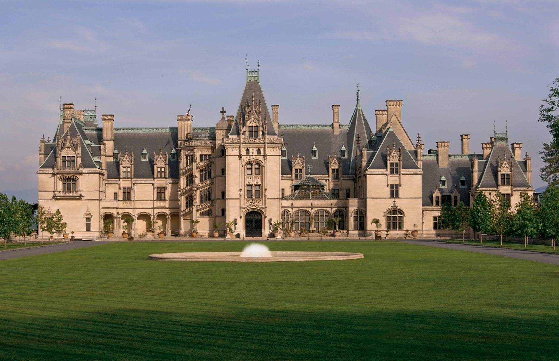 1880s: The Biltmore Mansion, North Carolina, USA