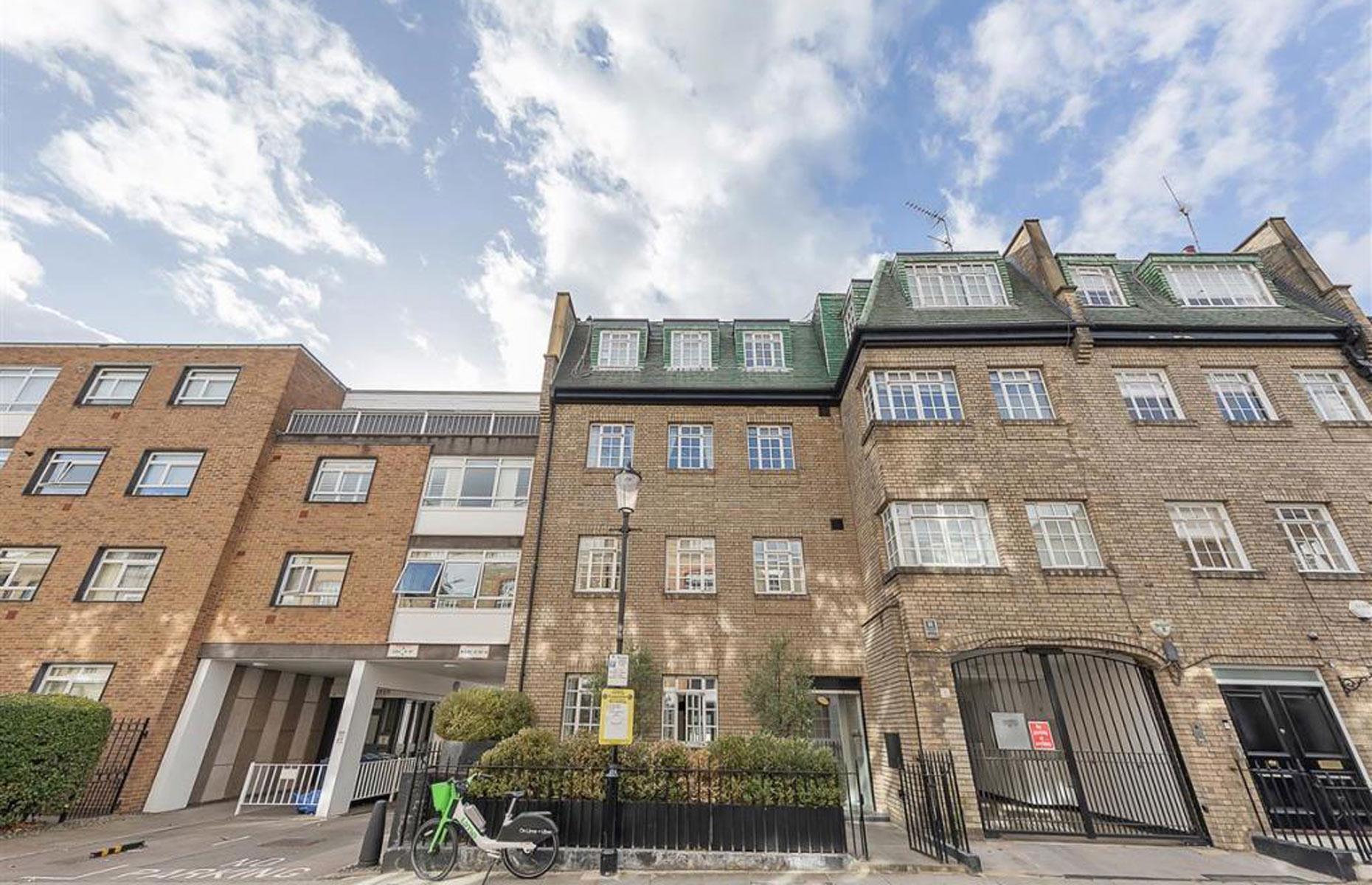 Kate’s bachelorette pad 
