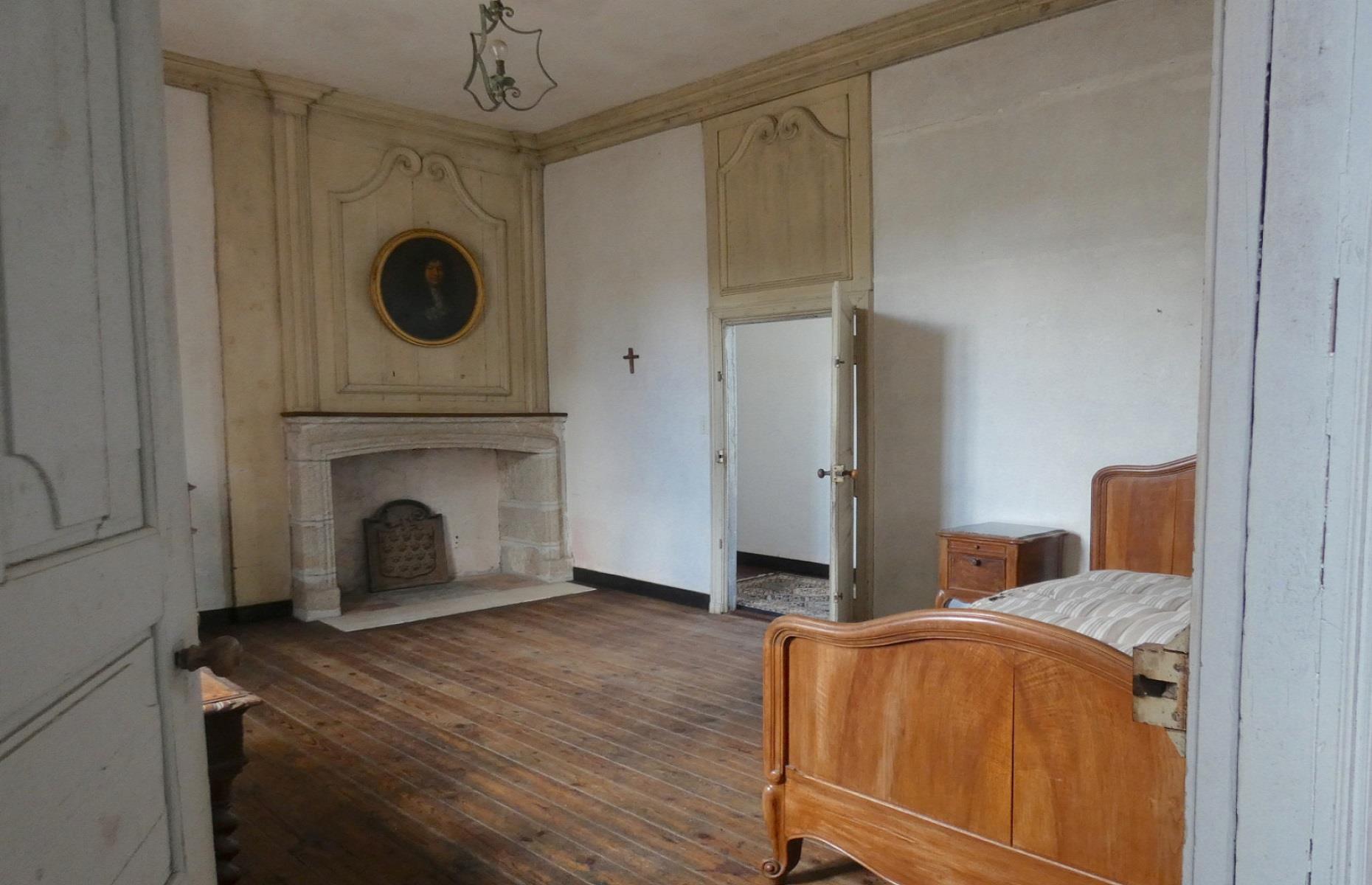 Historic castle, Pays de la Loire, France: £452,000 ($577k)