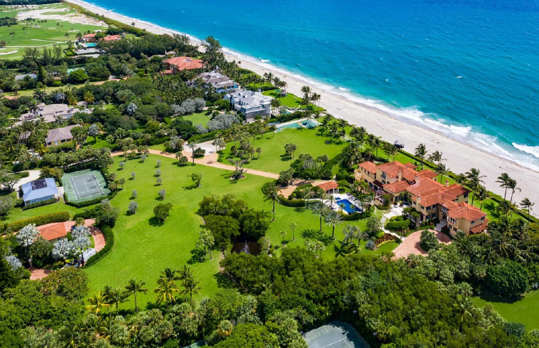 Larry Ellison's Woodside estate is more than just a billionaire's hideaway,  it's a $70 million homage to Japanese tradition, tucked into 23 acres of  Northern California landscape. Modeled after a 16th-century emperor's, image size:1860x1200