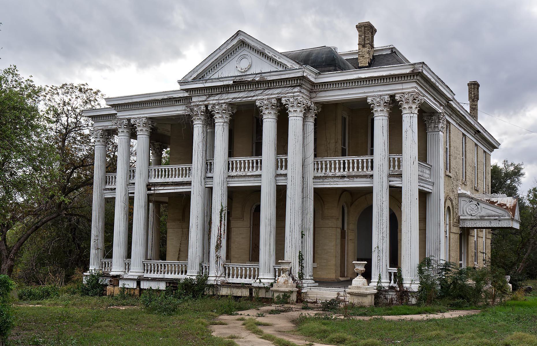Texas: Walnut Ridge Mansion, Gonzales 