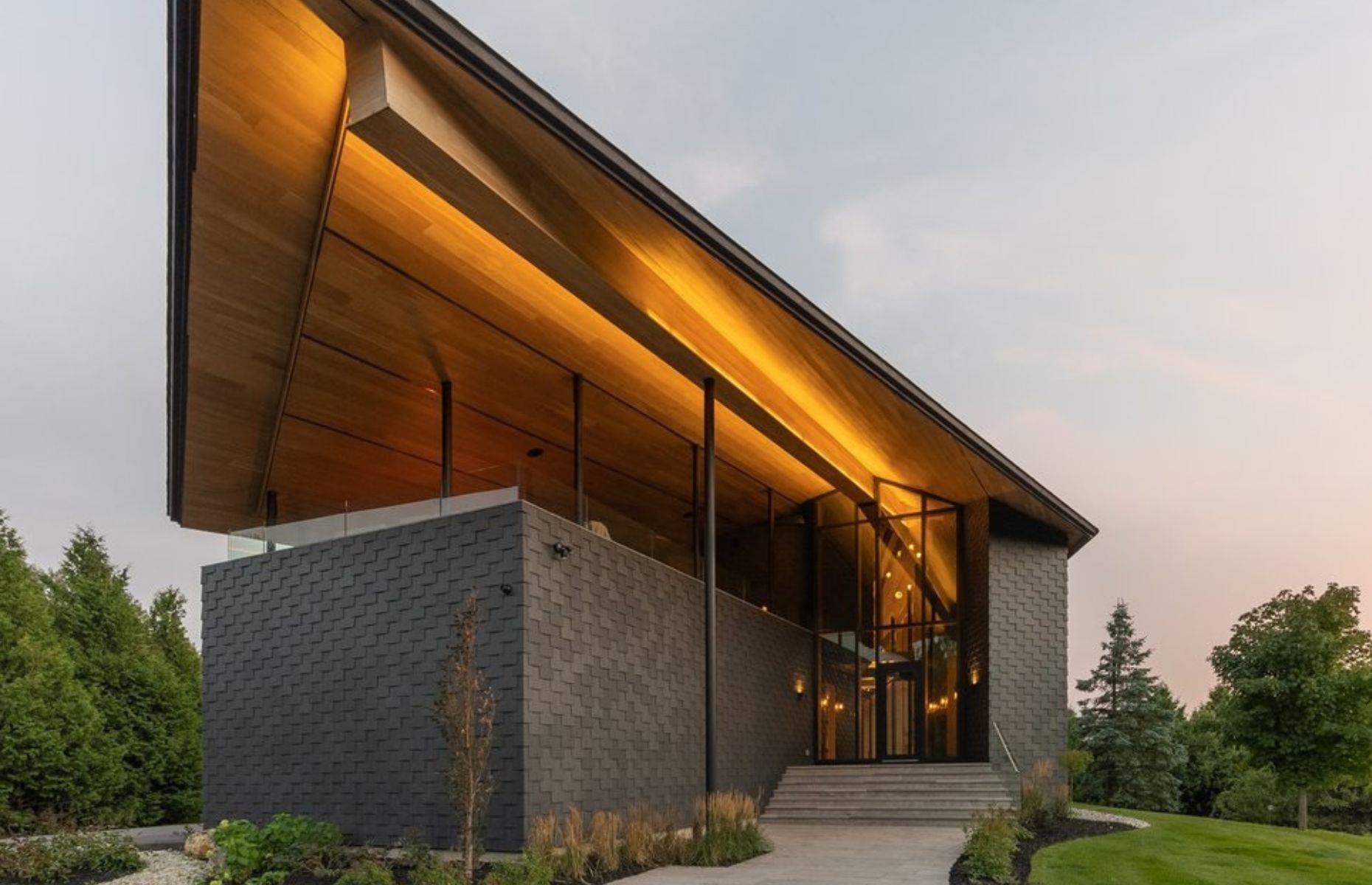 Ipeak House, Ontario, Canada