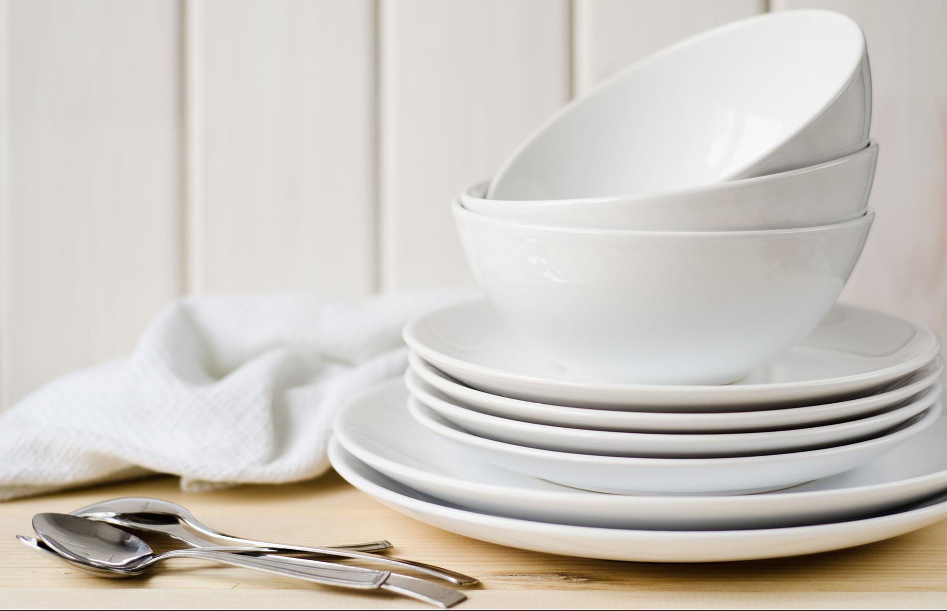 4. Serve food on hot plates