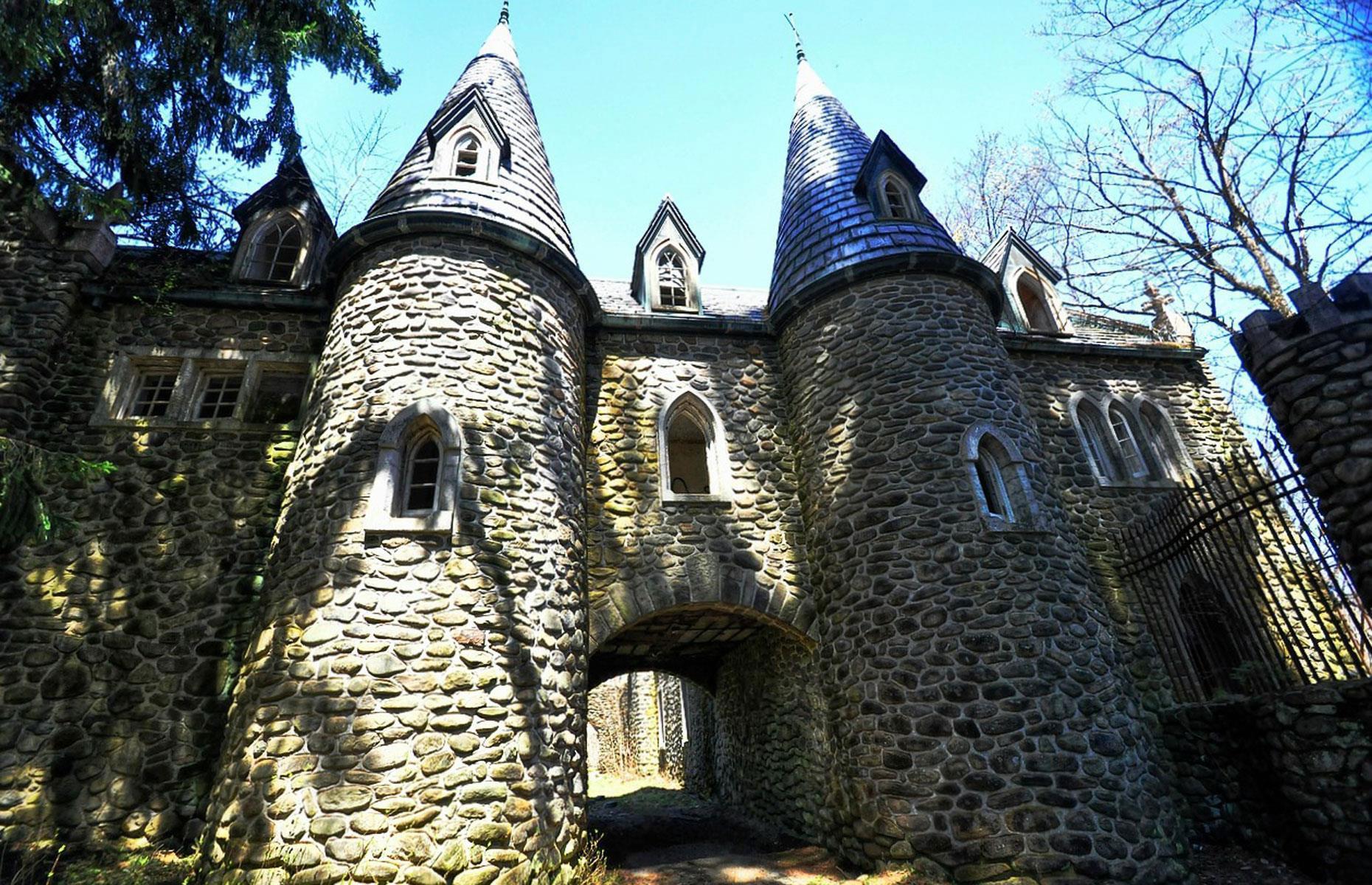 Dundas Castle, Roscoe, New York