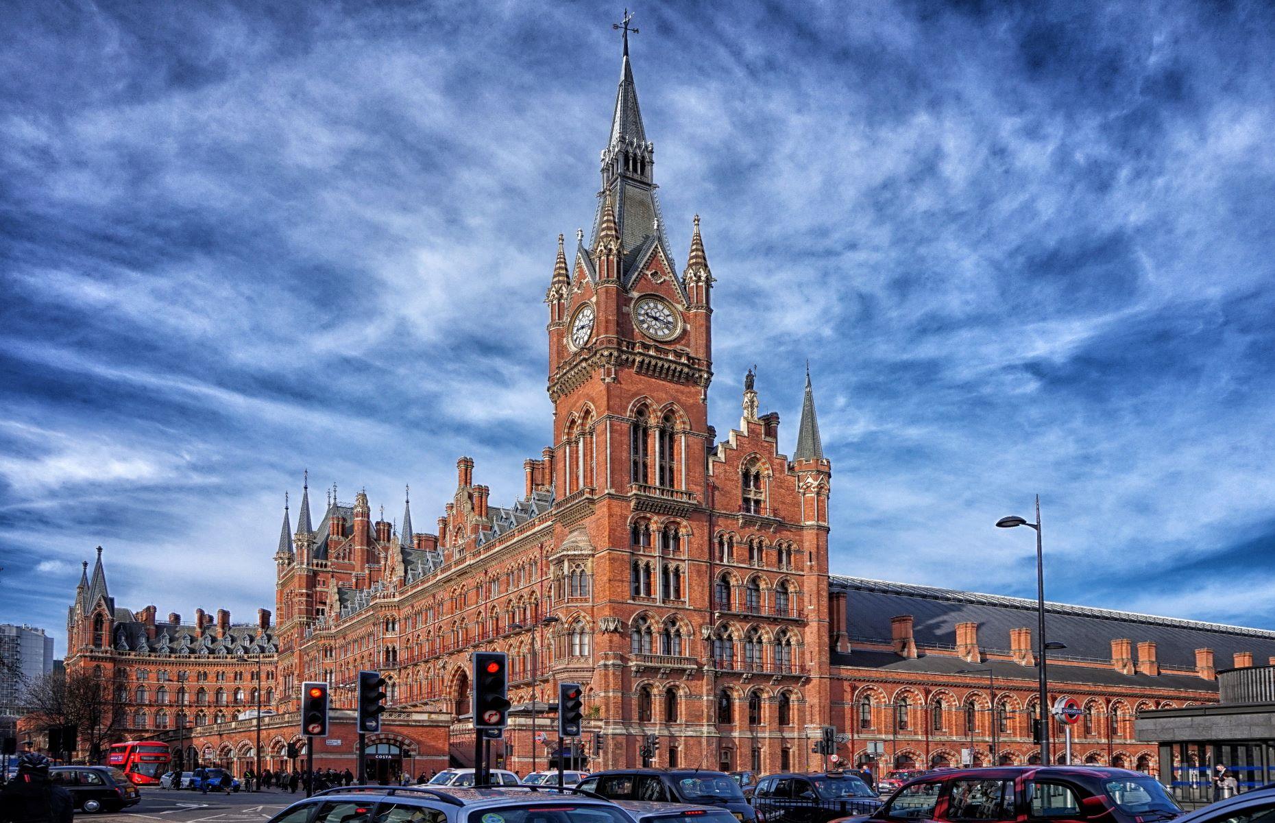 Wohnung im Uhrturm von St. Pancras, London, Großbritannien