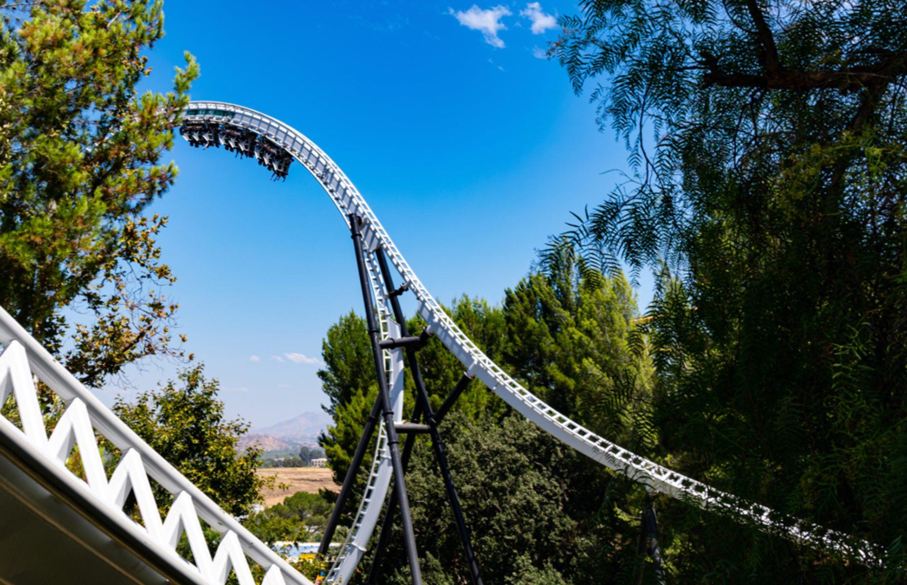 Record-breaking Roller Coasters For Thrill-seekers | Lovemoney.com