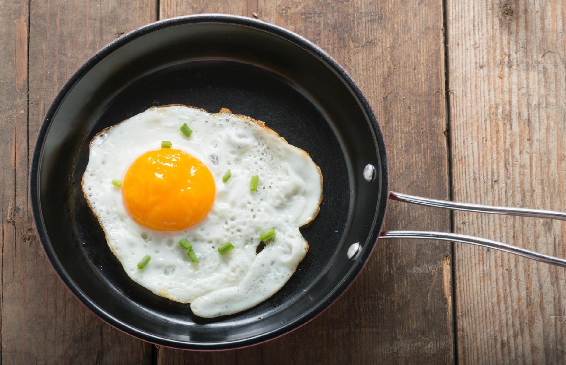 Let your fried egg get a frill
