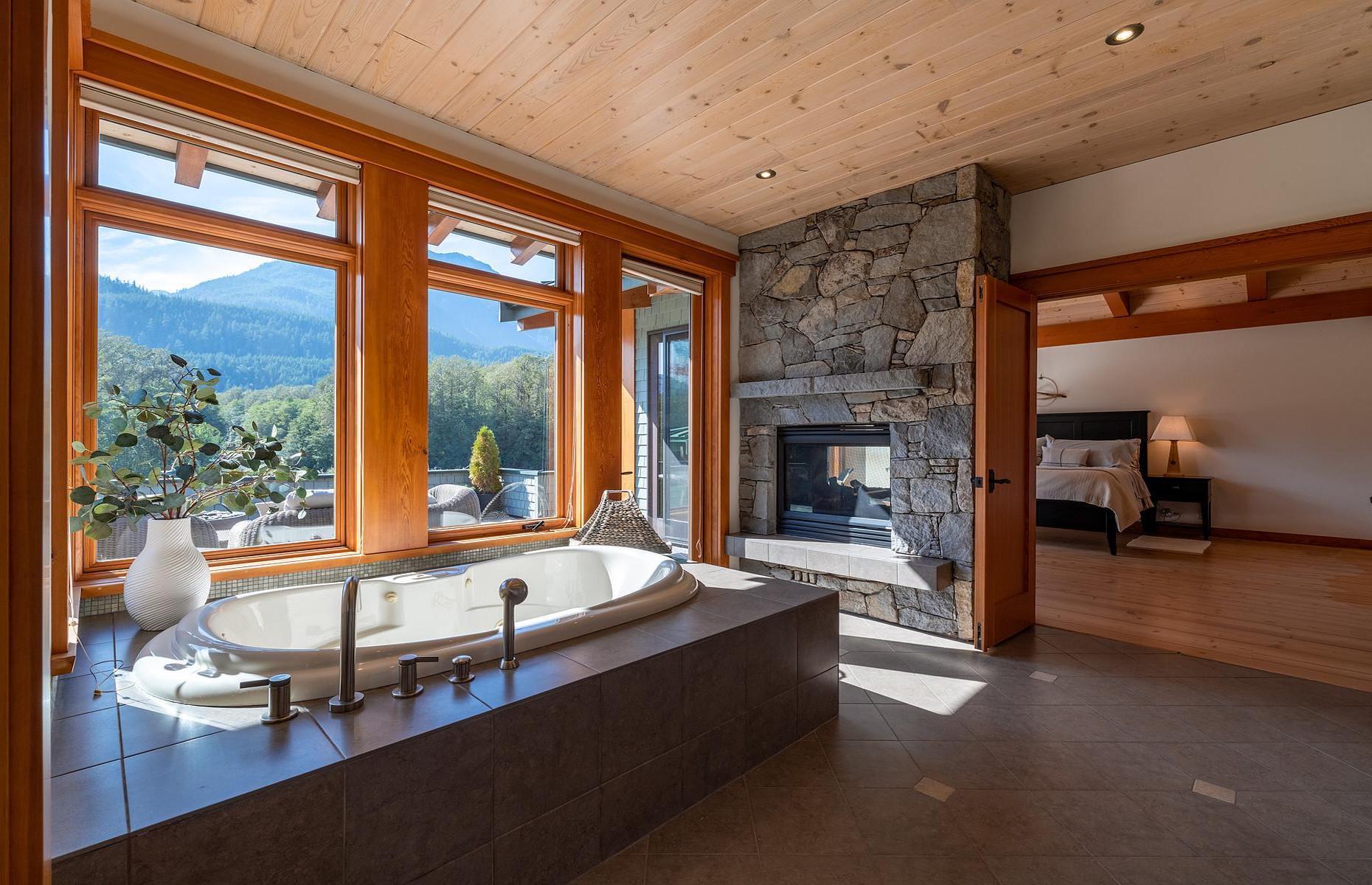 Luxury waterside lodge, British Columbia, Canada: $4.8 million (£3.7m)