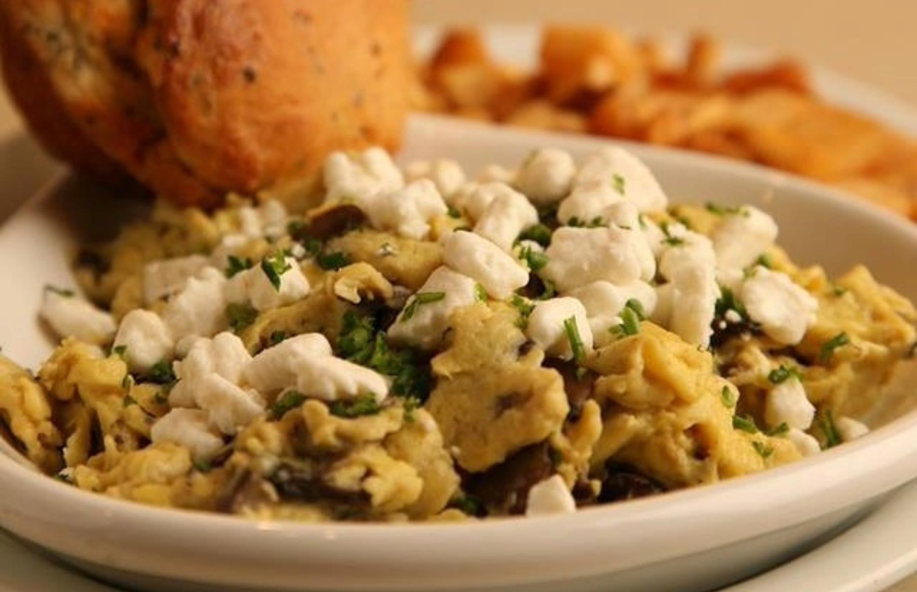 Kentucky: wild mushroom and garlic scramble, Wild Eggs, various locations