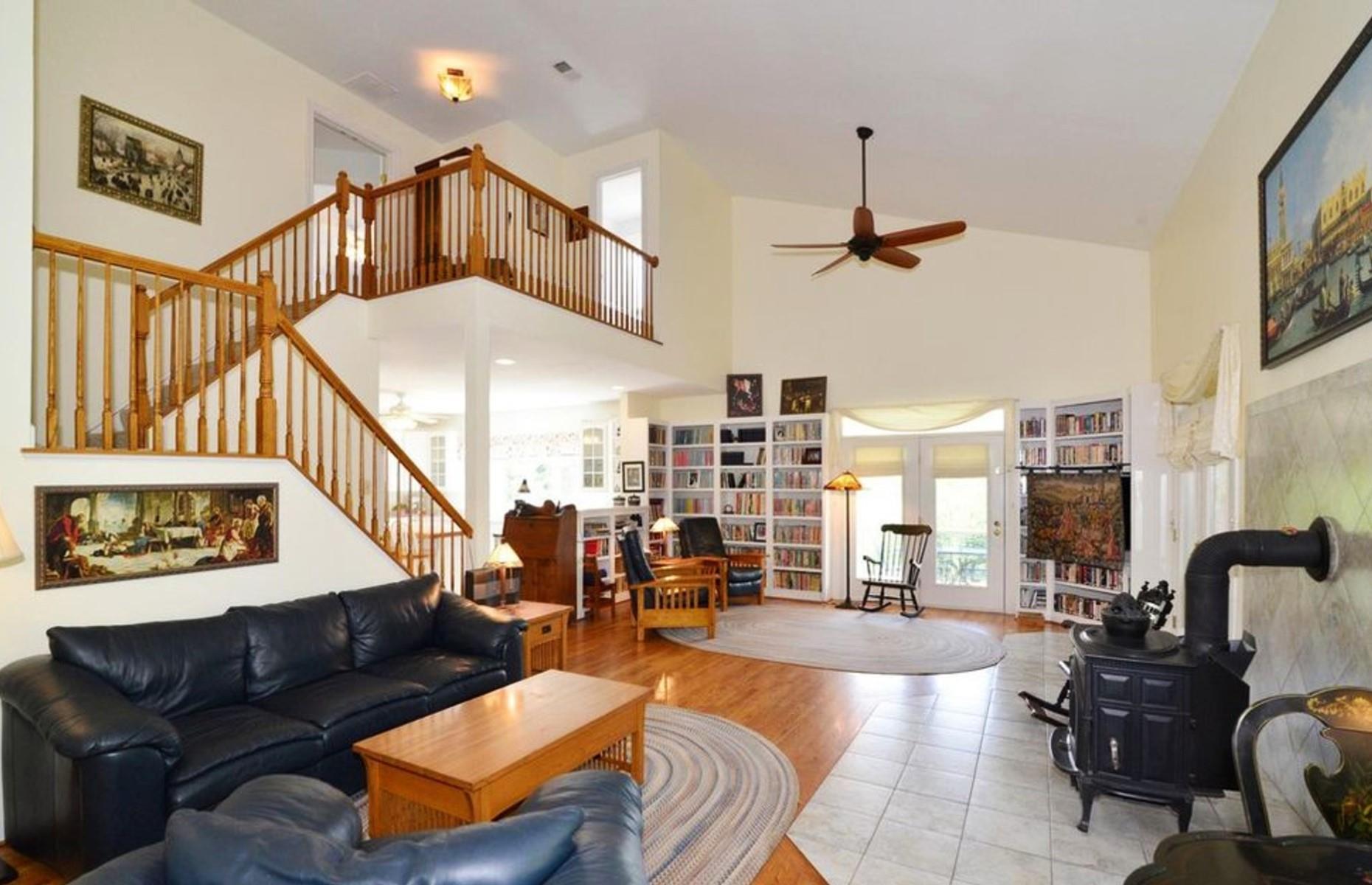 Custom-built home with fruit farm, Virginia, USA: £598,000 ($749k) 