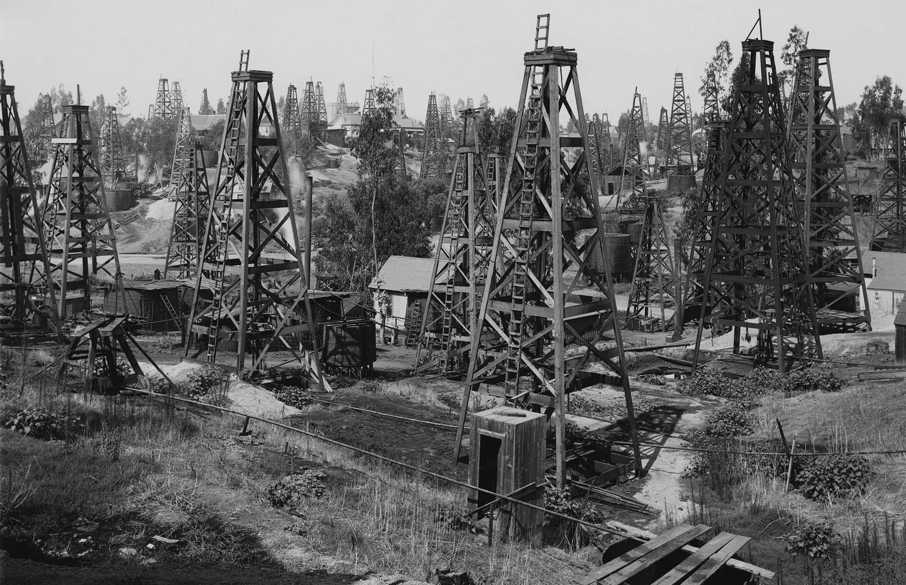 1892: Los Angeles builds on the back of an oil boom