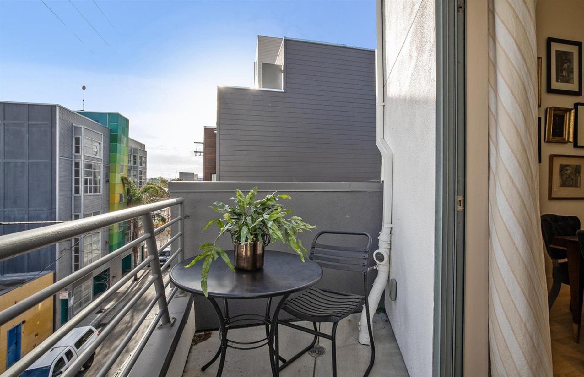 San Fran apartment, California