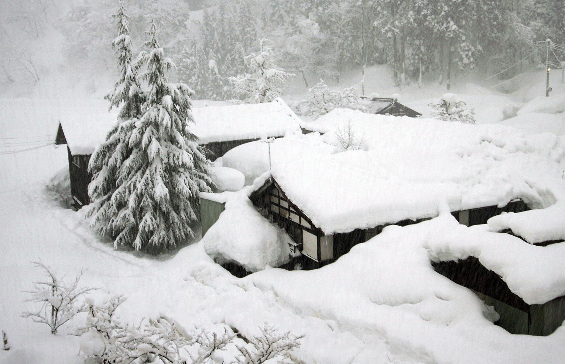 Record snowfall, Niigata Prefecture, Japan