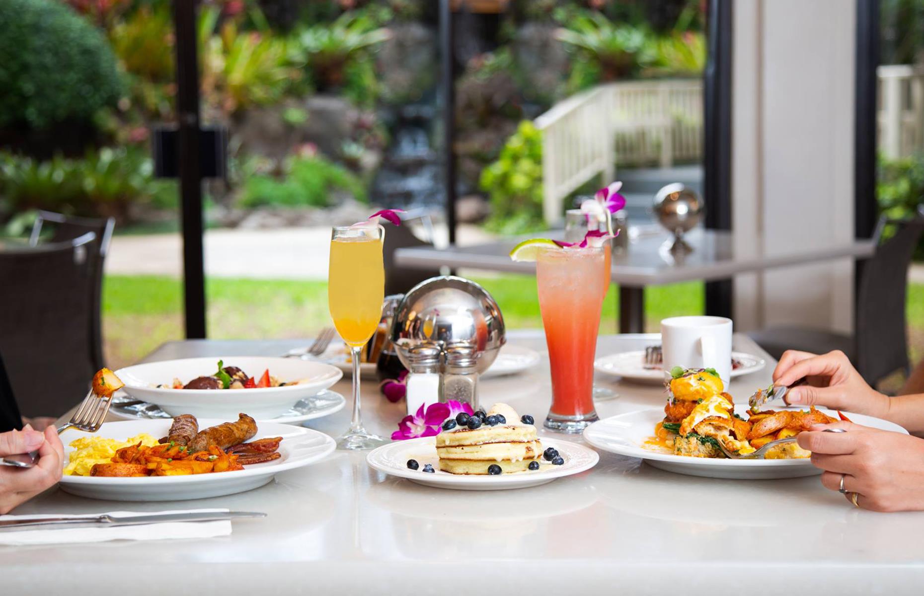 Hawaii: M.A.C. 24/7, Honolulu