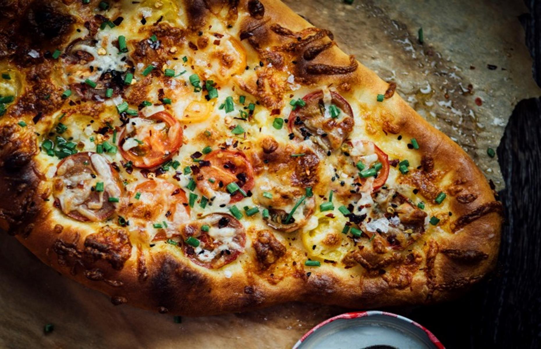 27. Margherita naan pizza