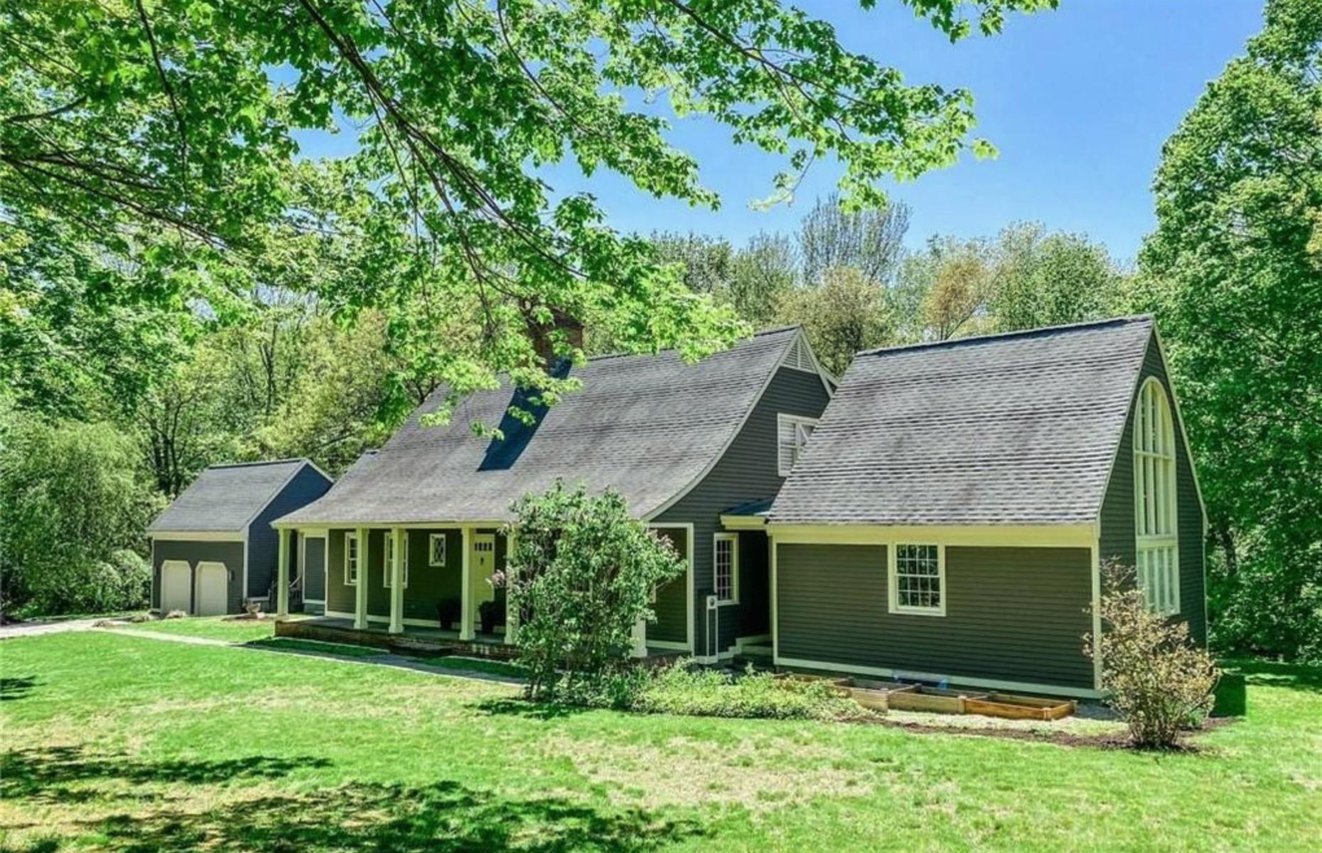 Cape Cod-style house with yoga studio, Connecticut, USA: £371,000 ($465k) 