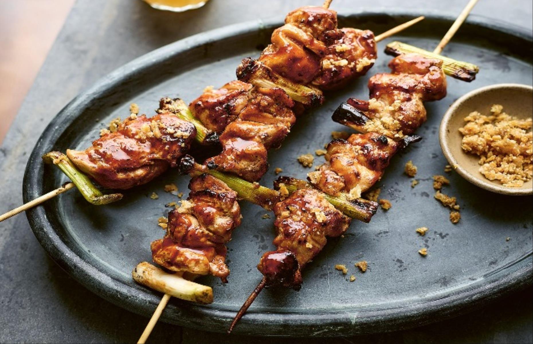 Chicken skewers with chicken skin crumbs