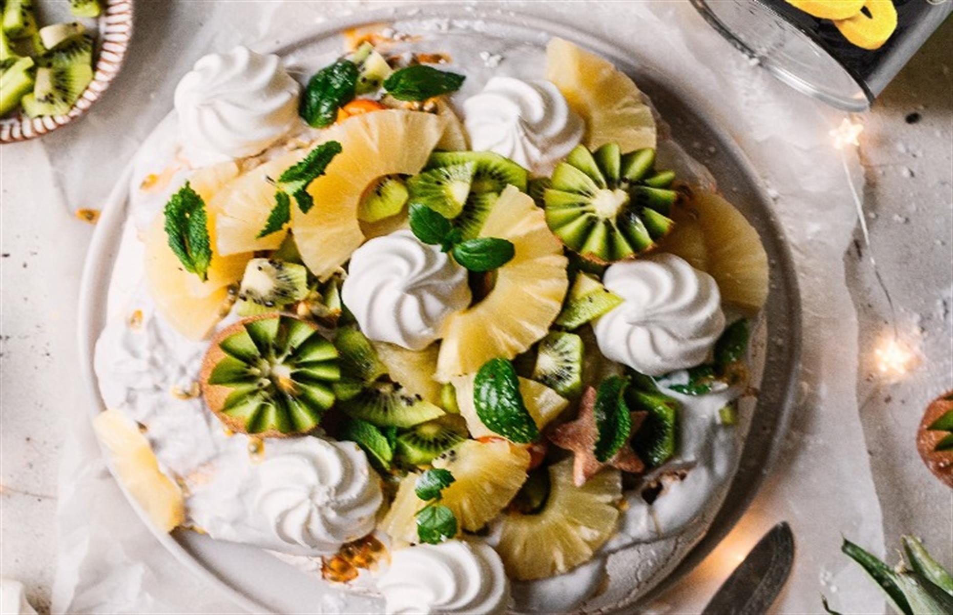 Tropical pavlova