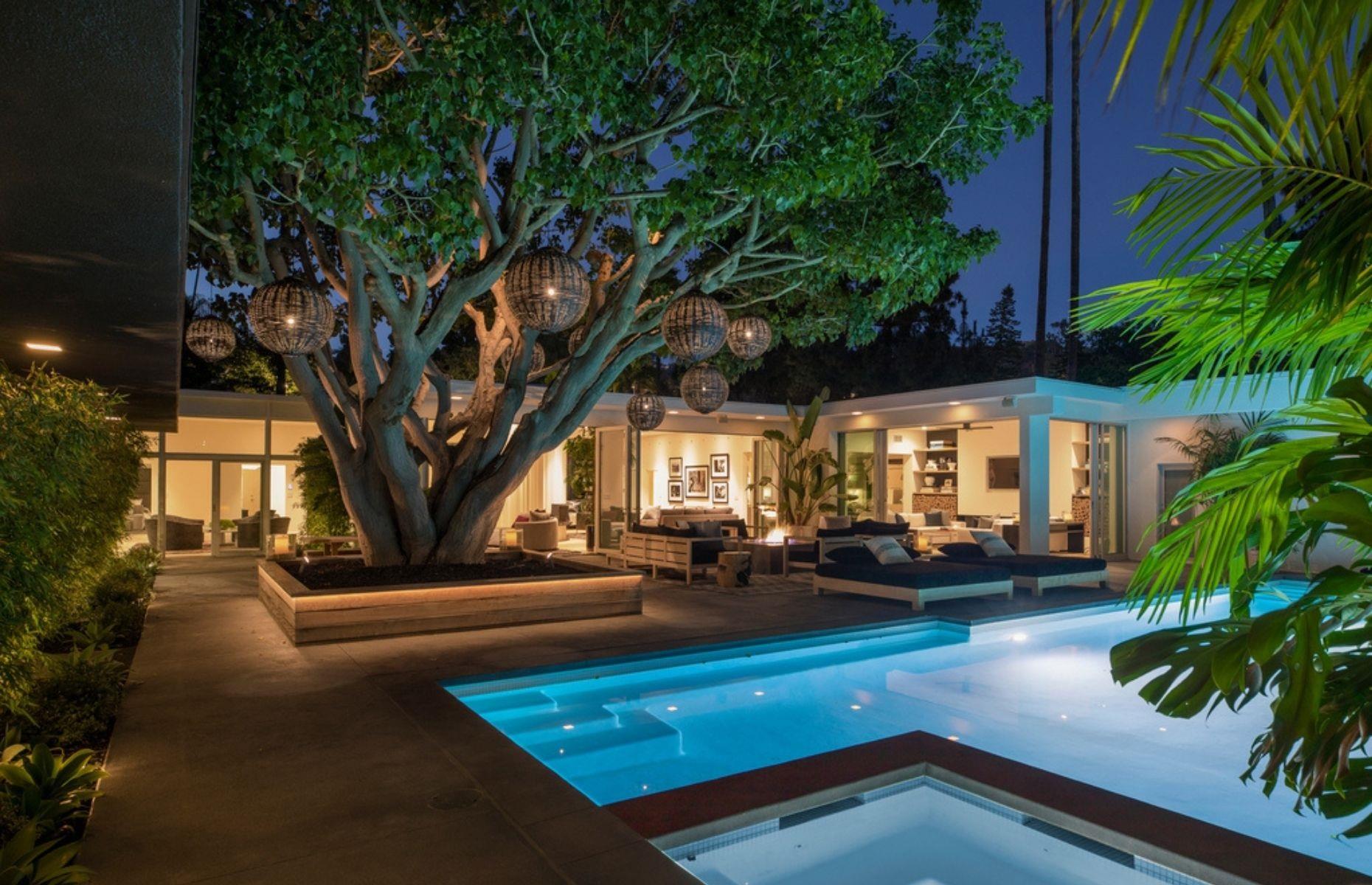 Cindy Crawford's mid-century modern gem: listed for $14.8 million