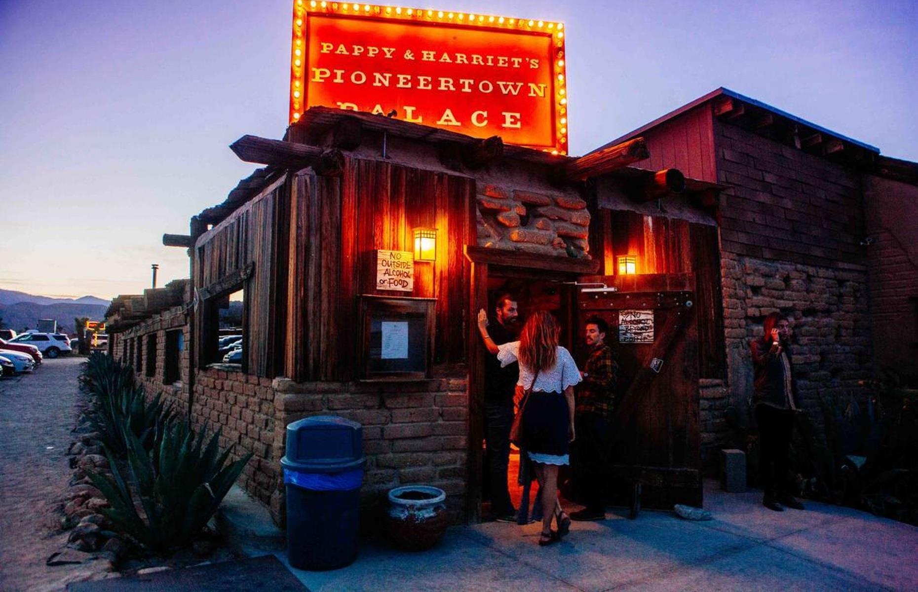 Pappy & Harriet’s Pioneertown Palace, Pioneertown, California, USA