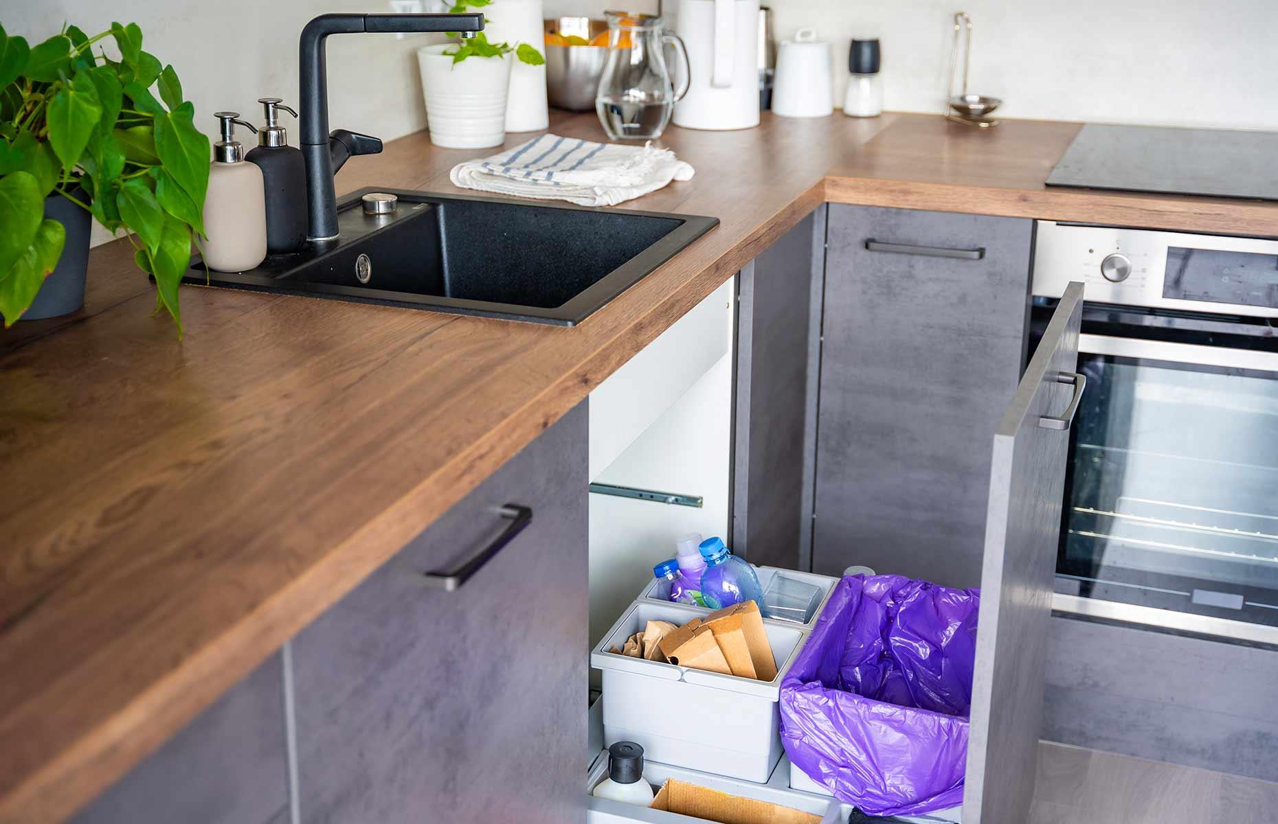 Neutralise bin odours
