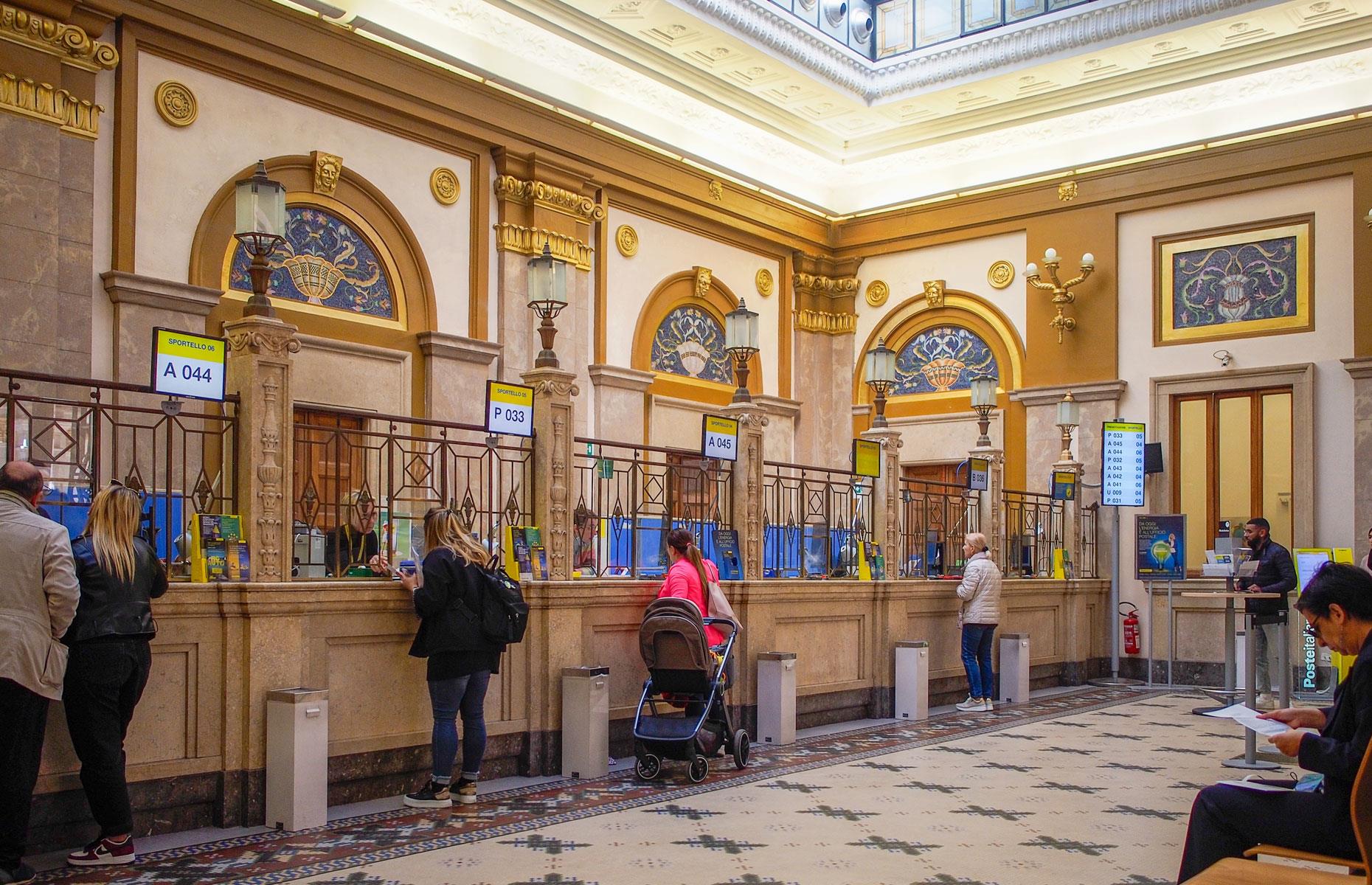 Italie – Poste Italiane : 120 000 salariés