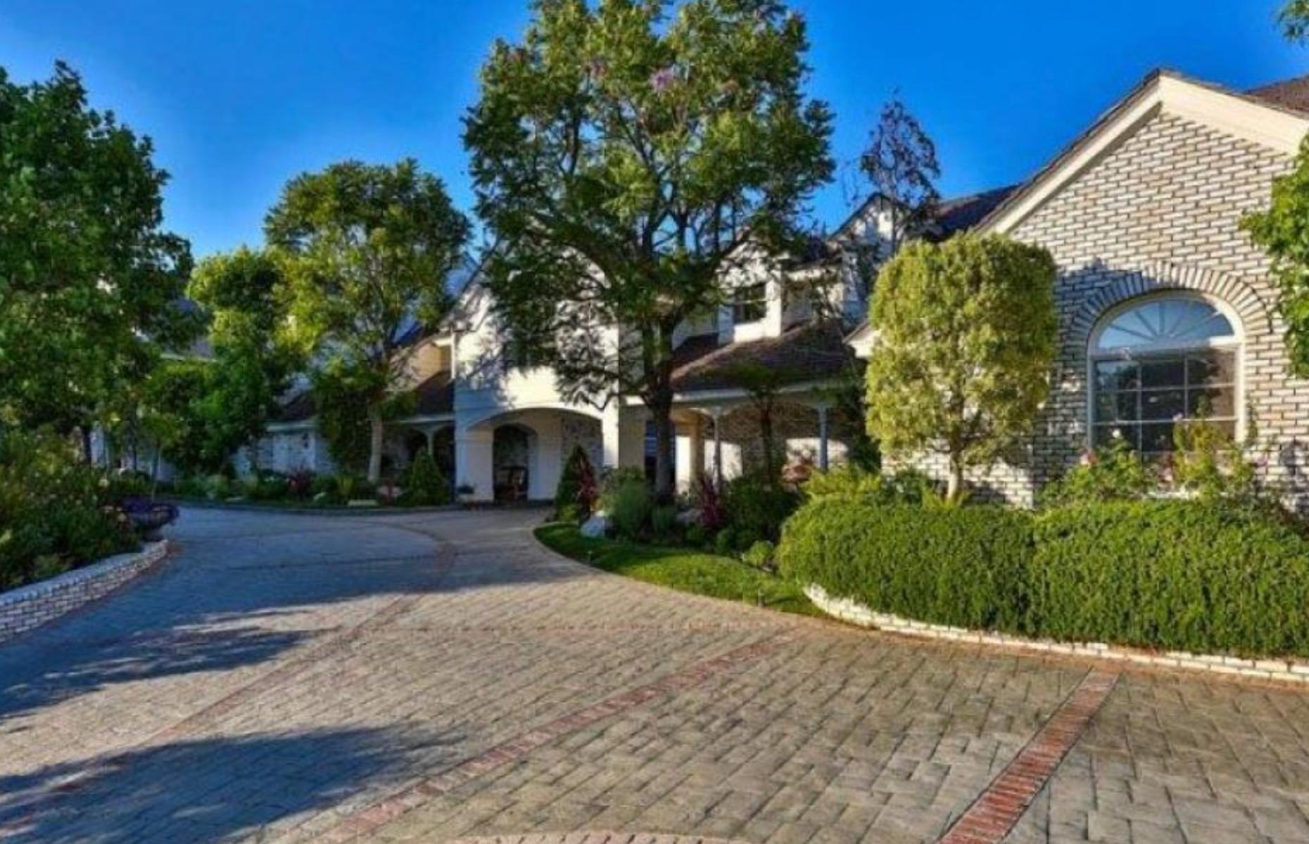 J.Lo's Hidden Hills estate